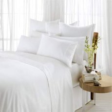 white-cotton-bedpreads